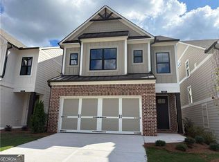 939 Crestmanor Dr, Marietta, GA