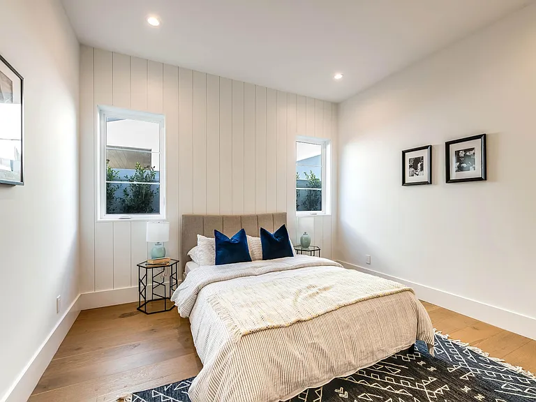 5323 Allott Ave — Photo 25