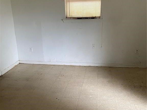 5th image of 3318 Diana St