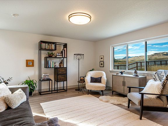 5th image of 331 Rendezvous St