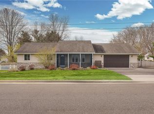 809 Pine Acre Dr, Chippewa Falls, WI 54729
