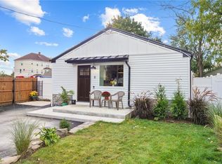 8 Queen St, Cranston, RI 02920