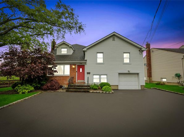 244 S Park Avenue, Rockville Centre, NY 11570