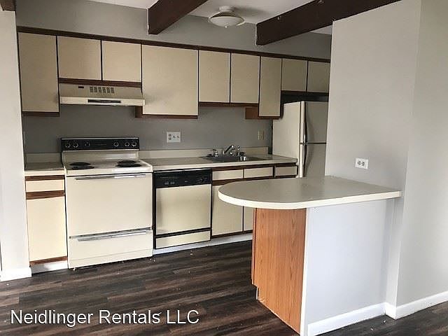 1st image of 407 Garden Dr