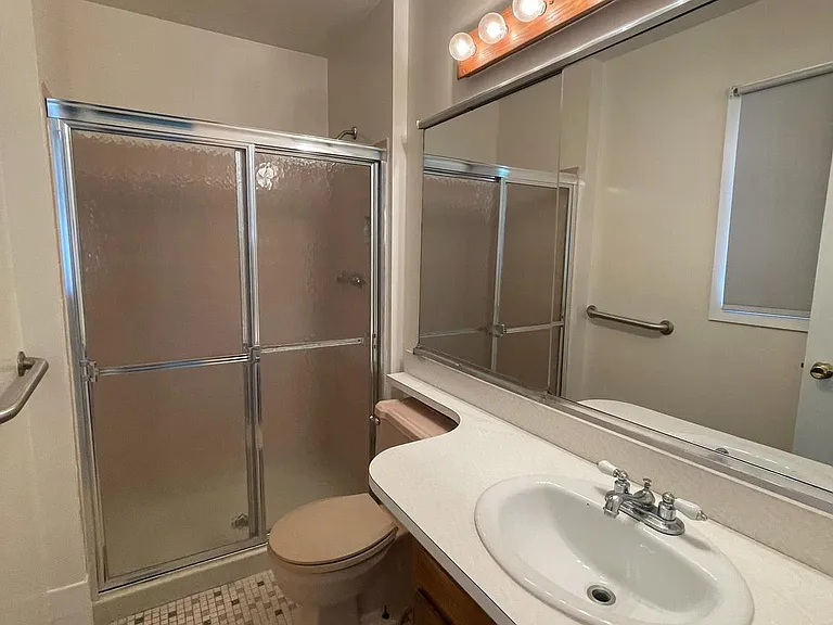 15713 Pointer Ridge Dr — Photo 7