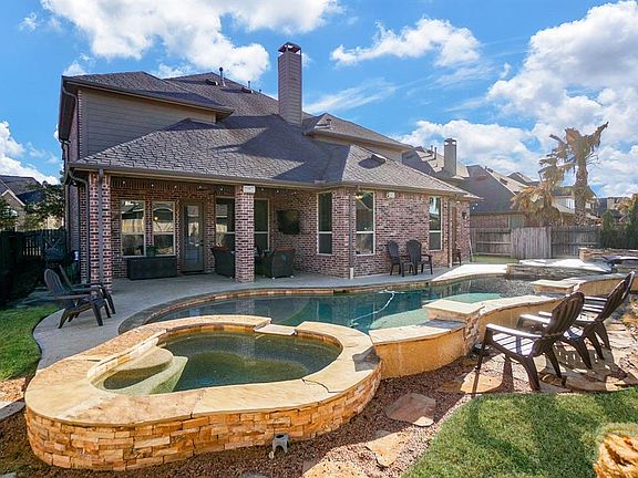 3rd image of 27422 Gladway Manor Dr