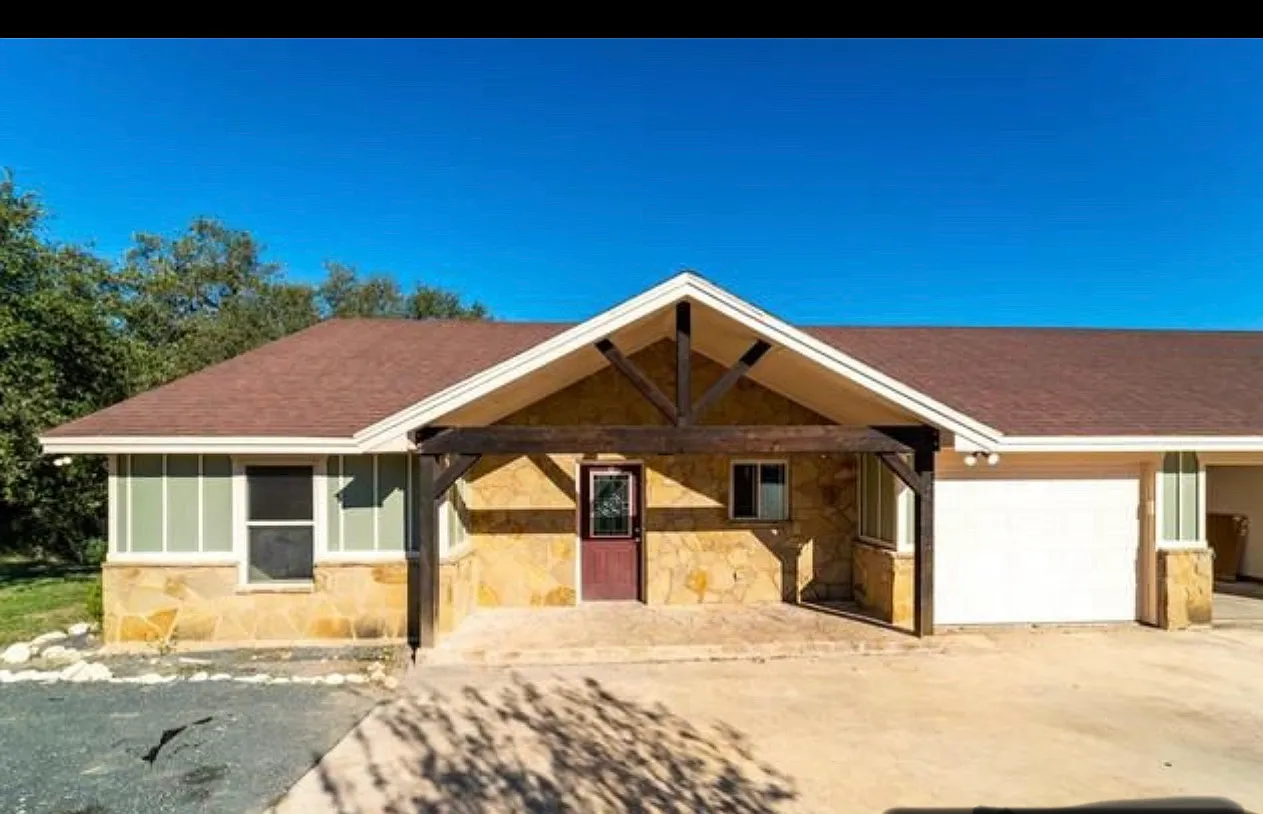 44 River Blf — Photo 1