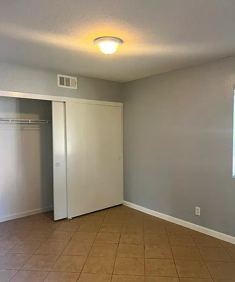 2099 Rosemary Ct — Photo 7