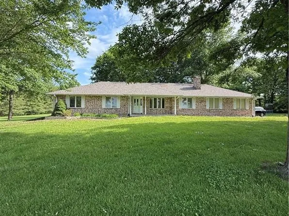 34007 E Ryan Rd, Oak Grove, MO 64075