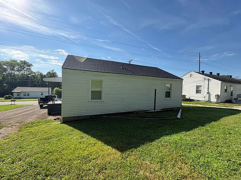 1307 E Moody Ave — Photo 3