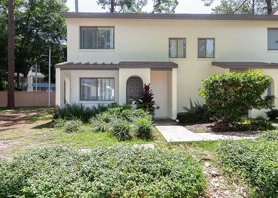 2635 SW 35th Pl #301
