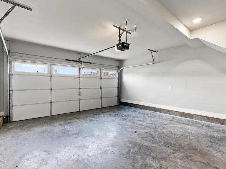232 Franklin St — Photo 40