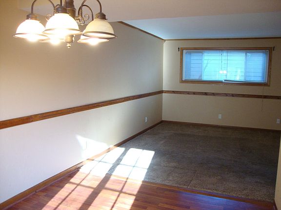 3rd image of 305 W Eagle Lake Dr