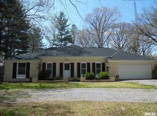 15675 Lakeview Ln, Mount Vernon, IL 62864