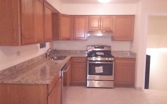 2nd image of 507 Edgebrook Dr