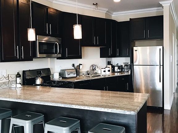 4th image of 2105 S Ashland Ave #3