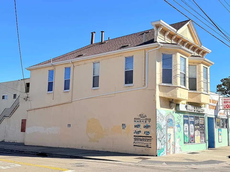 1545 Lincoln Ave