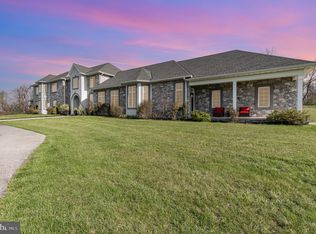 890 Hobart Rd, Hanover, PA 17331