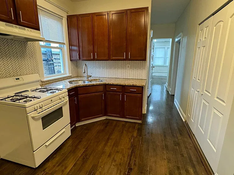 1212 Lombard Ave #2 — Photo 7