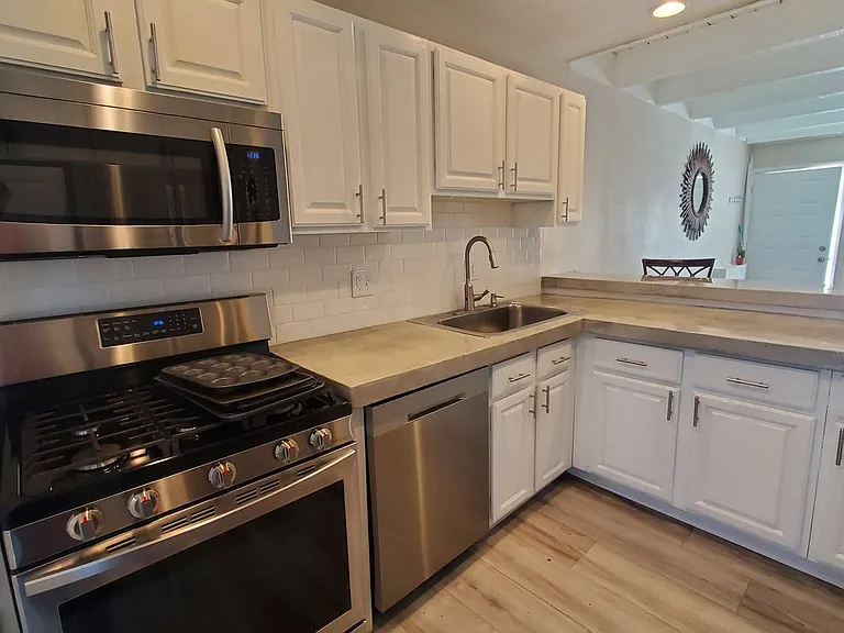 3525 Rebecca Ln #B — Photo 11