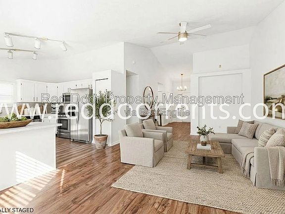 4th image of 711 Rose Ln