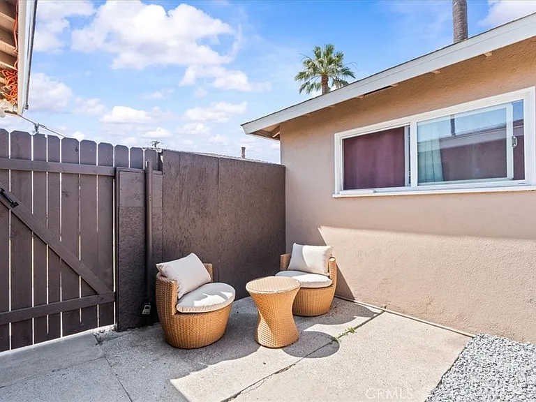1097 Bonita St — Photo 24