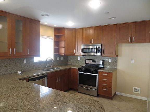 5th image of 55 Sycamore Dr