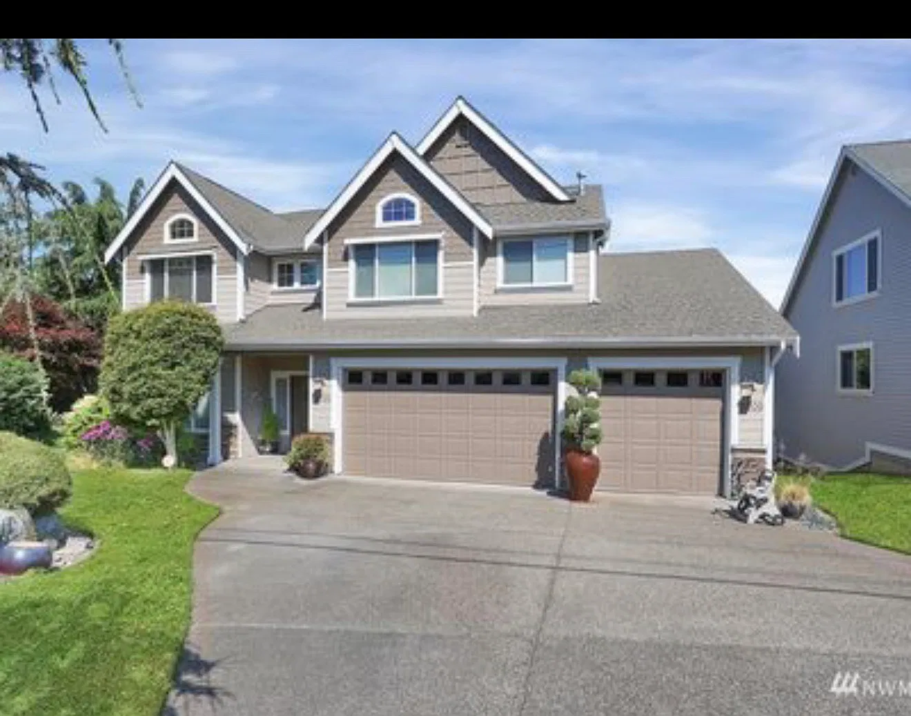 5 bed, 3.5 bath, 3000 sqft, $3,950 — Photo 1