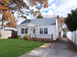 37 Innis Ave, Ronkonkoma, NY 11779