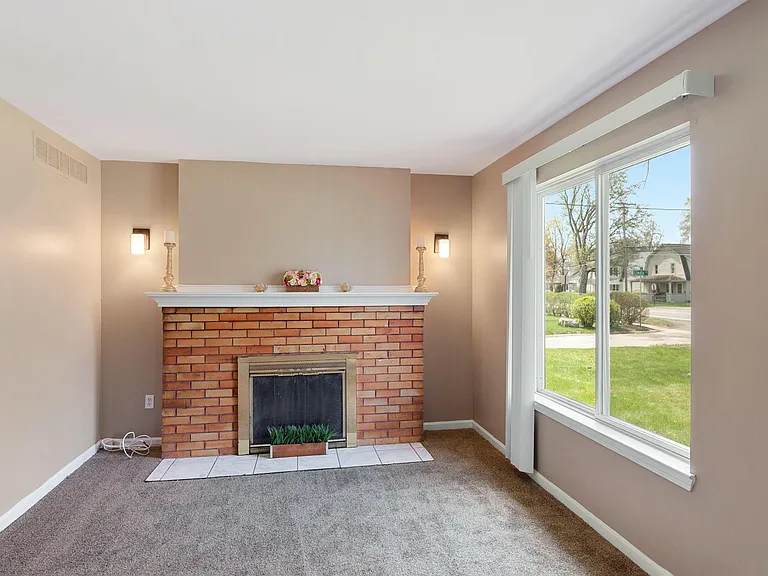 3260 Sashabaw Rd — Photo 17
