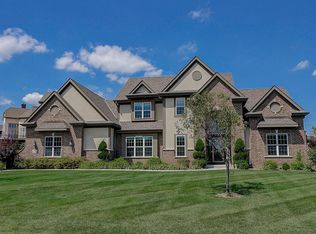 N54W20922 Carters Crossing Cir, Menomonee Falls, WI 53051