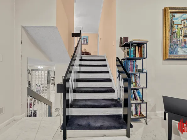 2346 Bergen Avenue image 17 of 29