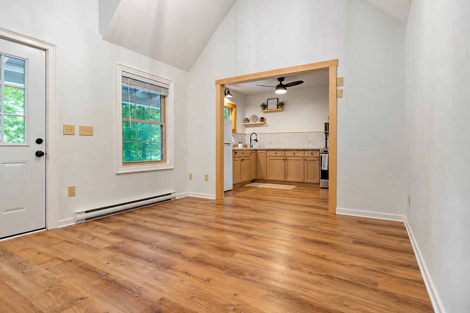 1 bed, 769 sqft, $900 — Photo 3