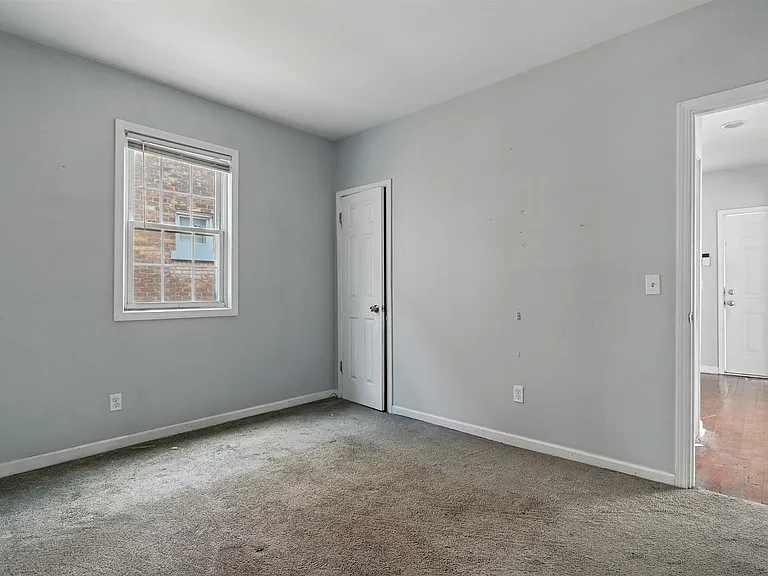 1595 W Grand Blvd — Photo 21
