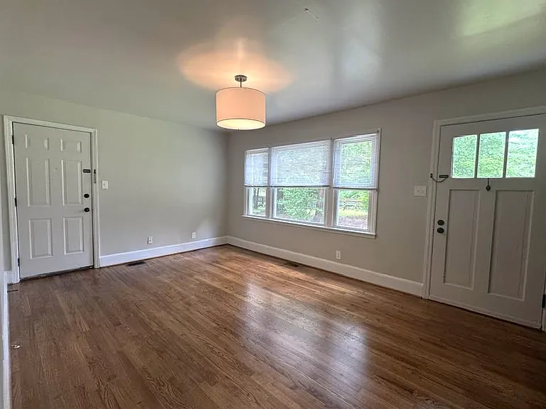 810 Mount Holly Huntersville Rd — Photo 10