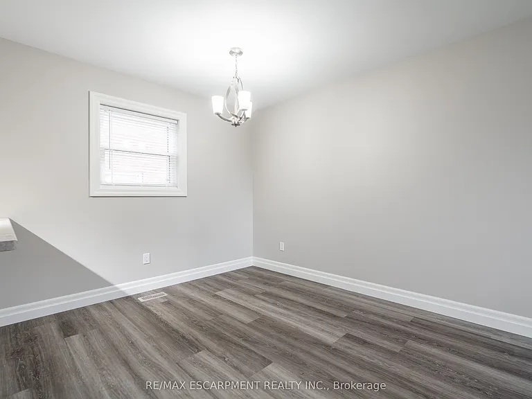 38 Viewpoint Ave #2 — Photo 4