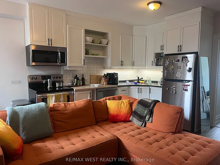 926 College St #U — Photo 12