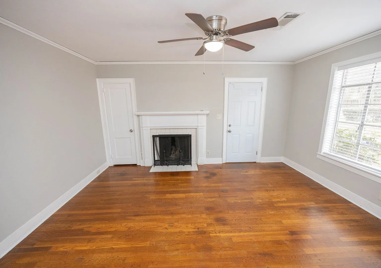 2058 Woodley Rd. — Photo 4