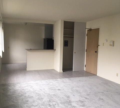 3rd image of 250 Parnassus Ave