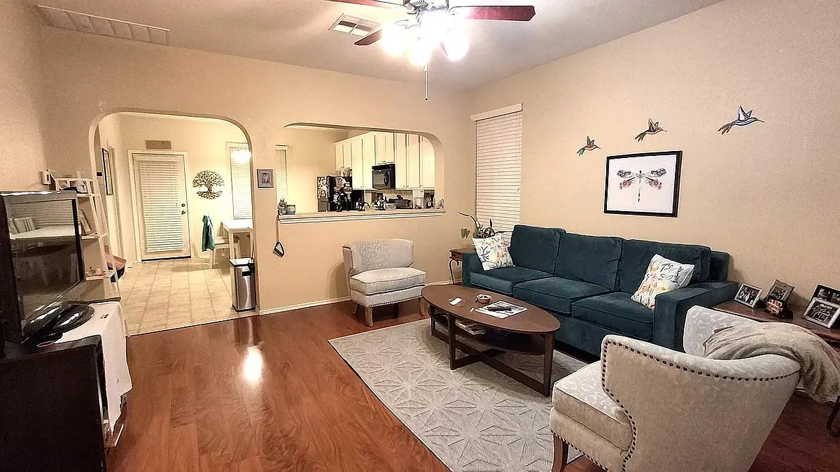 Building Photo - 10322 Maydelle Dr #127