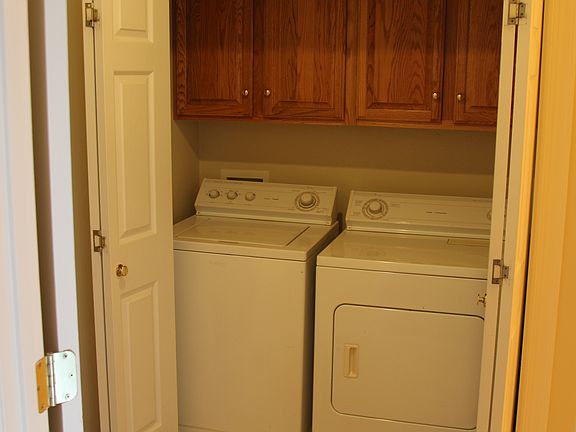 5th image of 565 Gold Leaf Dr