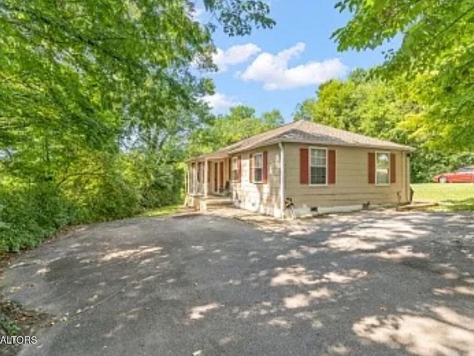 1st image of 5616/5618 Madonna Cir NE #A&b