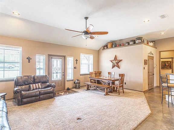 3rd image of 128 Meadow Glen Dr