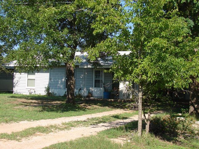 2nd image of 1010 Avenue F