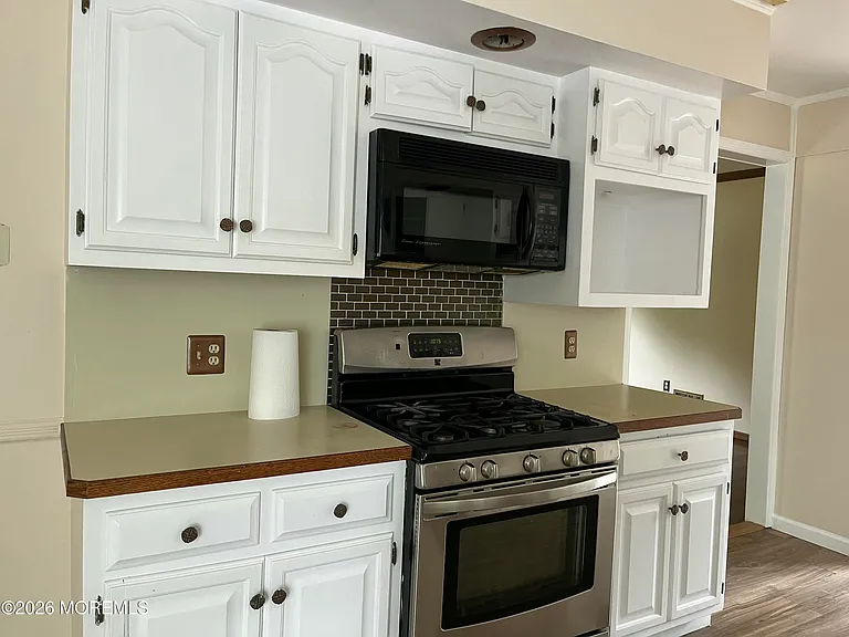 12 Galewood Dr — Photo 3