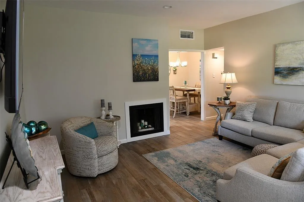 1 bed, 1.0 bath, 848 sqft, $1,500 — Photo 1
