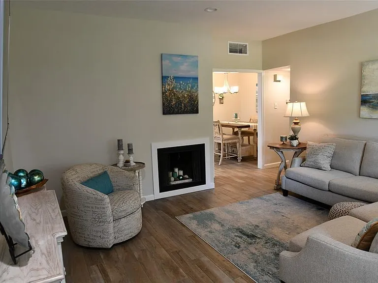 2100 Tanglewilde St #515 — Photo 1