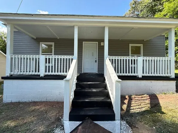 614 Chatham Ave, Danville, VA 24541