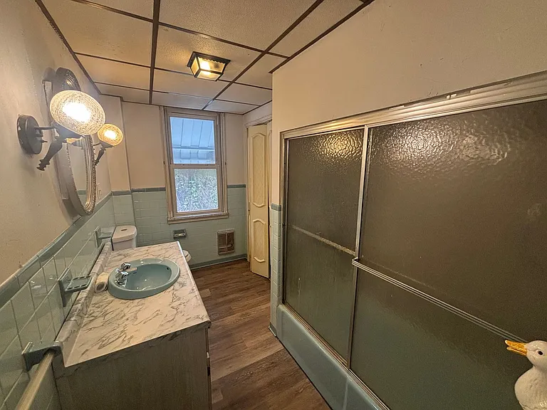 434 Katherine St — Photo 15