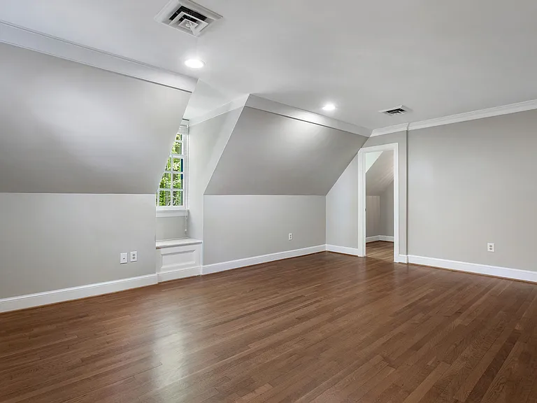 9900 Kingsbridge Rd — Photo 23